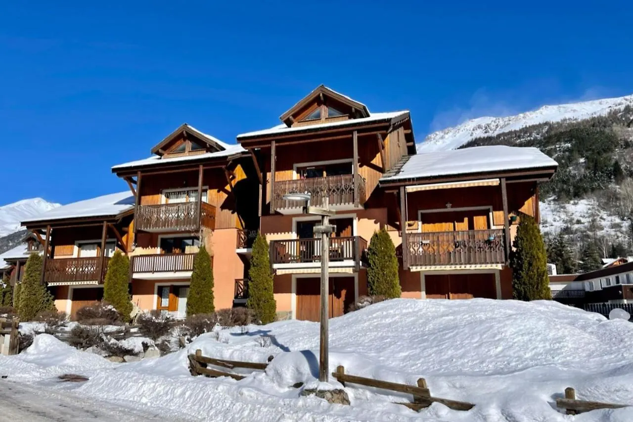 Bright Cosy Nest - View - La Salle-Les-Alpes